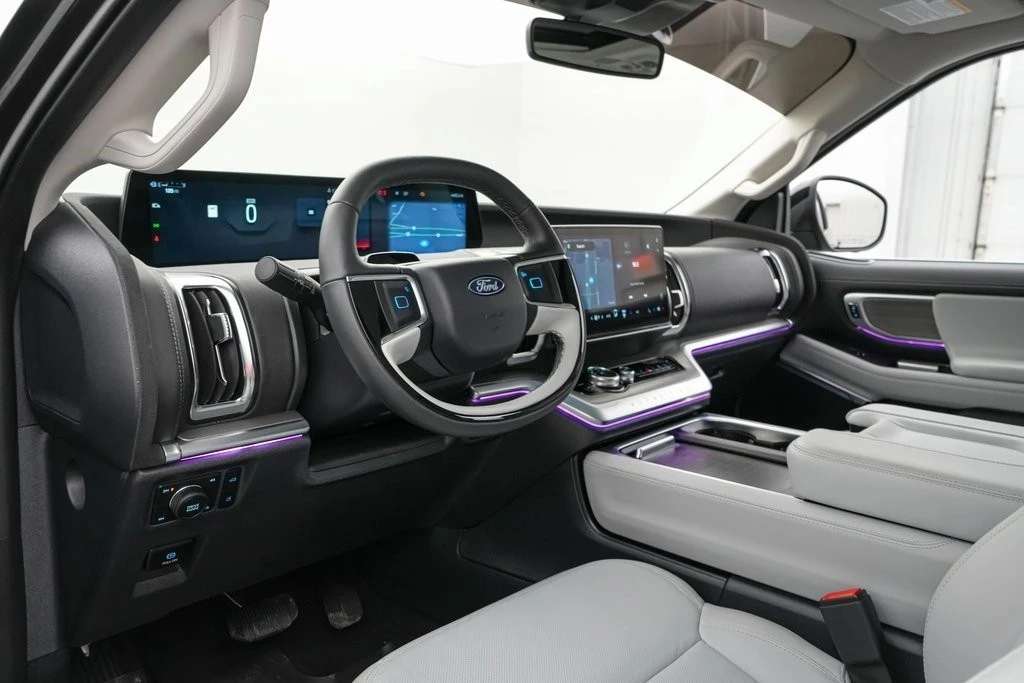 2025 Ford Expedition 5th Gen - Image 14 of 21