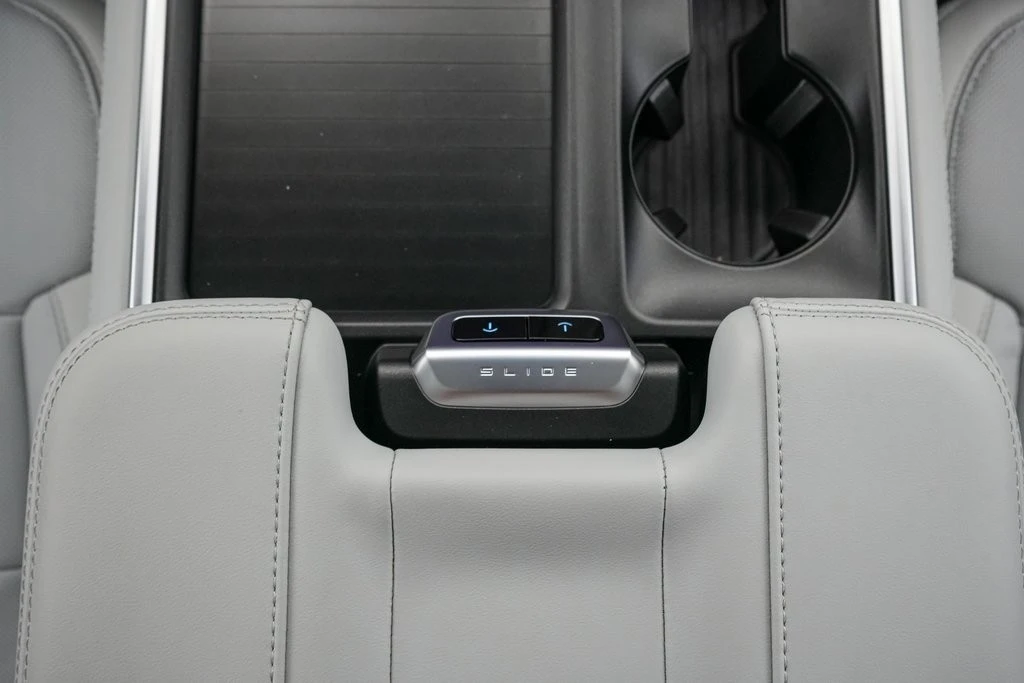 2025 Ford Expedition 5th Gen - Image 18 of 21