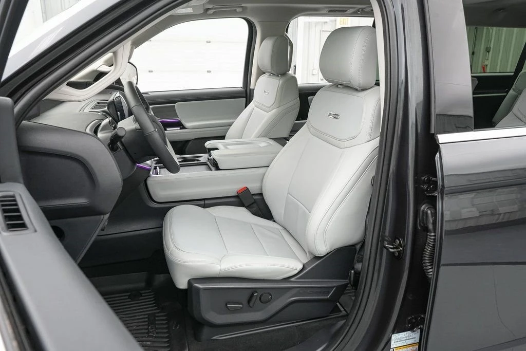 2025 Ford Expedition 5th Gen - Image 13 of 21