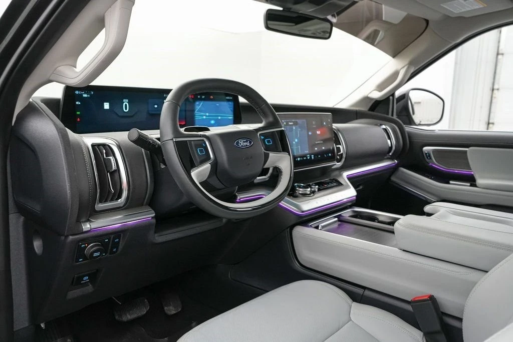 2025 Ford Expedition 5th Gen - Image 14 of 21