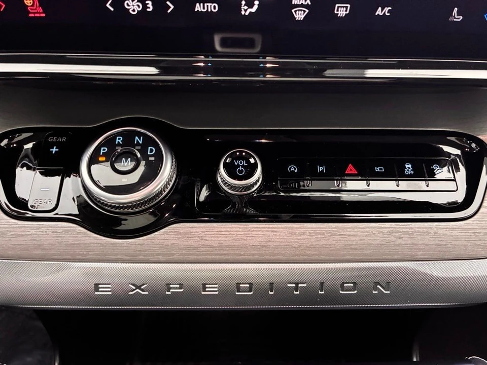 2025 Ford Expedition 5th Gen - Image 7 of 12