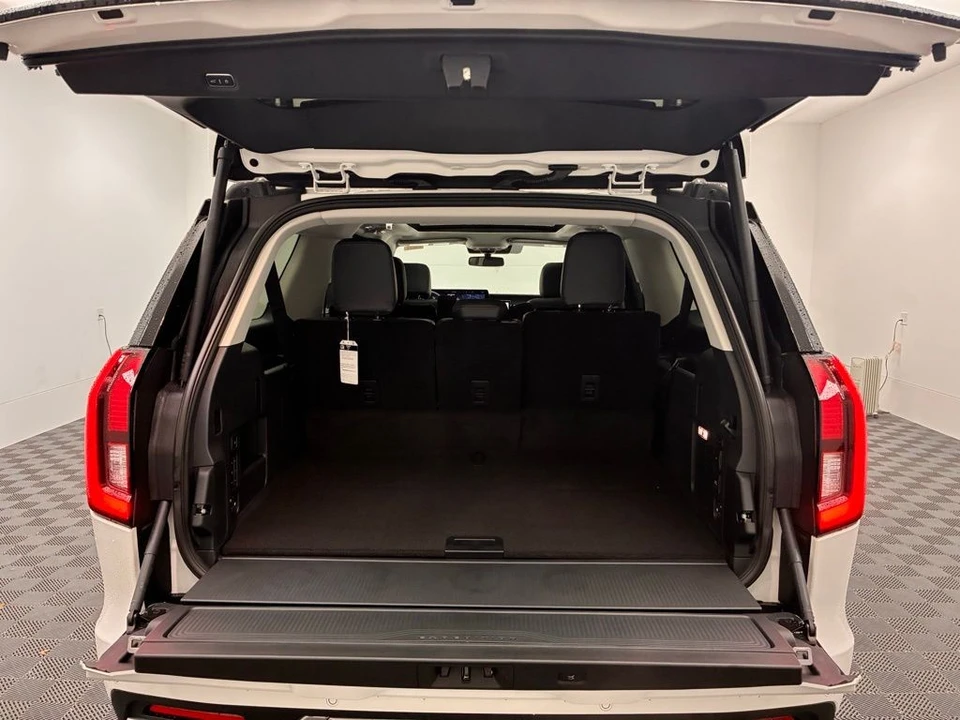 2025 Ford Expedition 5th Gen - Image 12 of 12