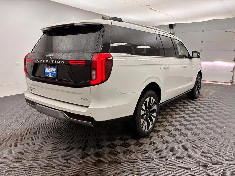 2025 Ford Expedition 5th Gen - Image 10 of 12