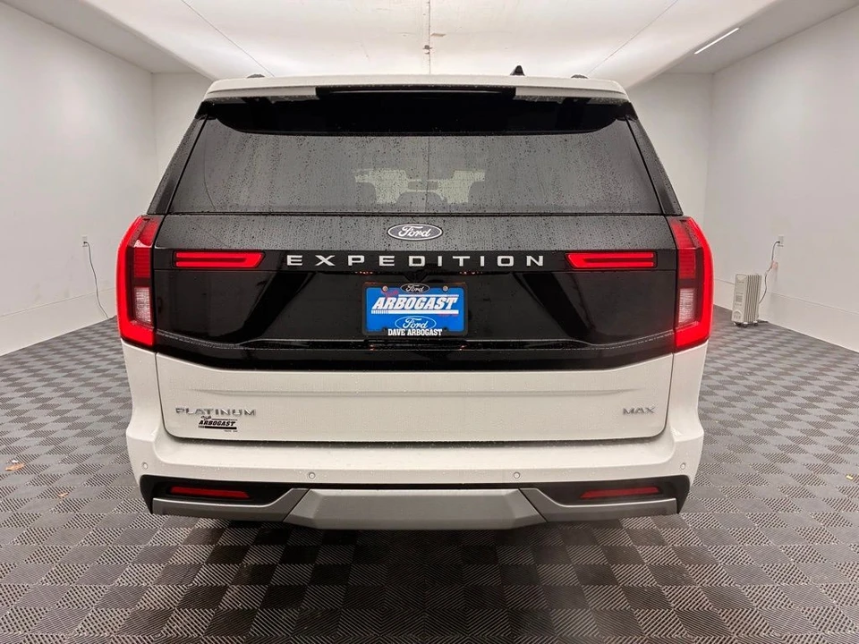 2025 Ford Expedition 5th Gen - Image 11 of 12