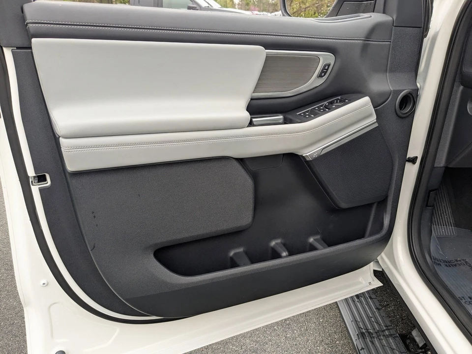 2025 Ford Expedition 5th Gen - Image 12 of 21