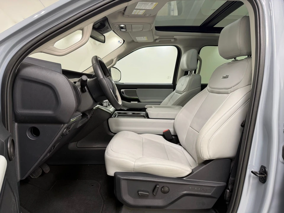 2025 Ford Expedition 5th Gen - Image 19 of 21