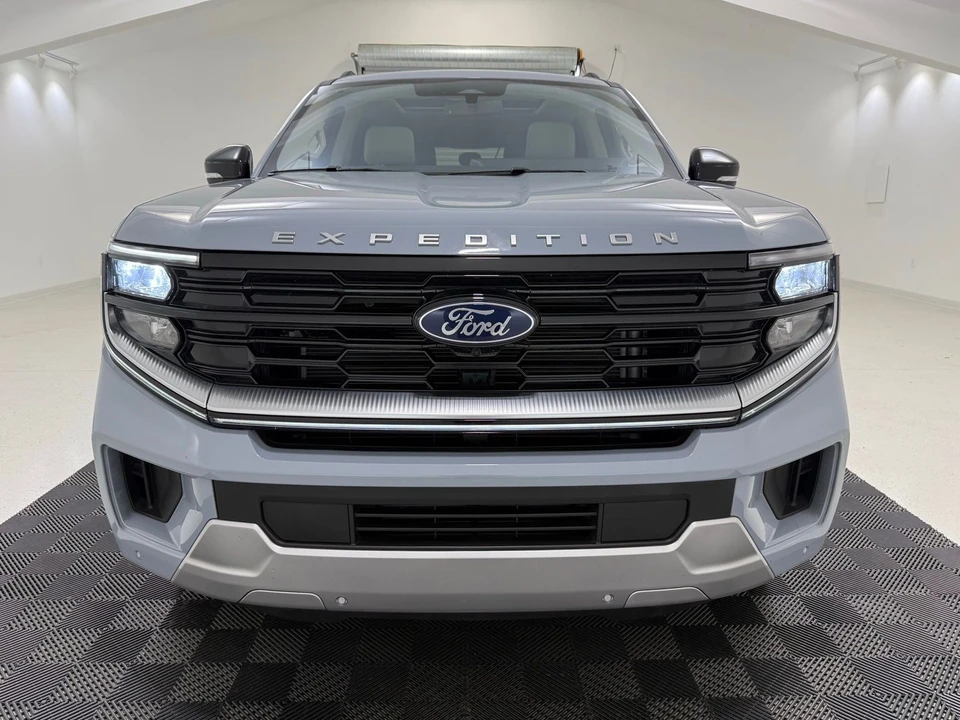 2025 Ford Expedition 5th Gen - Image 2 of 21