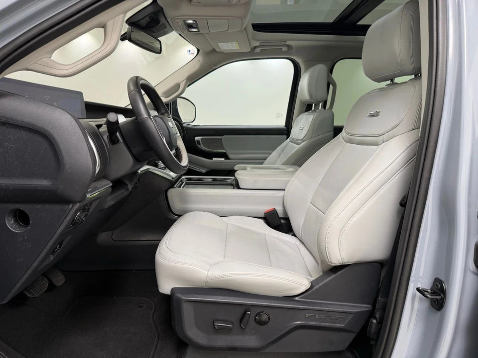 2025 Ford Expedition 5th Gen - Image 17 of 21