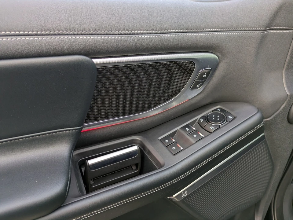 2025 Ford Expedition 5th Gen - Image 16 of 31