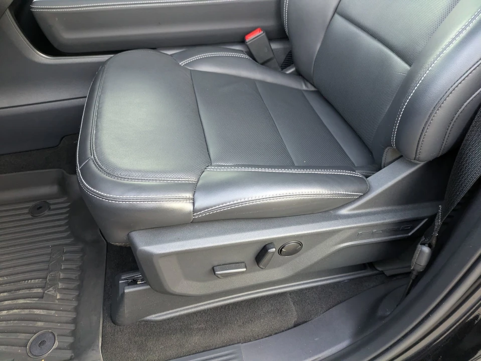 2025 Ford Expedition 5th Gen - Image 13 of 21