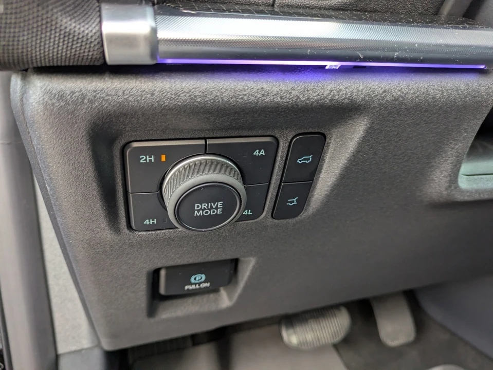 2025 Ford Expedition 5th Gen - Image 17 of 31