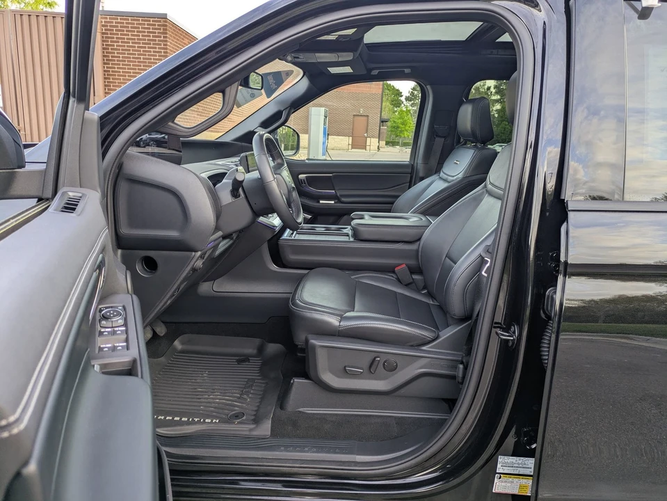 2025 Ford Expedition 5th Gen - Image 12 of 31