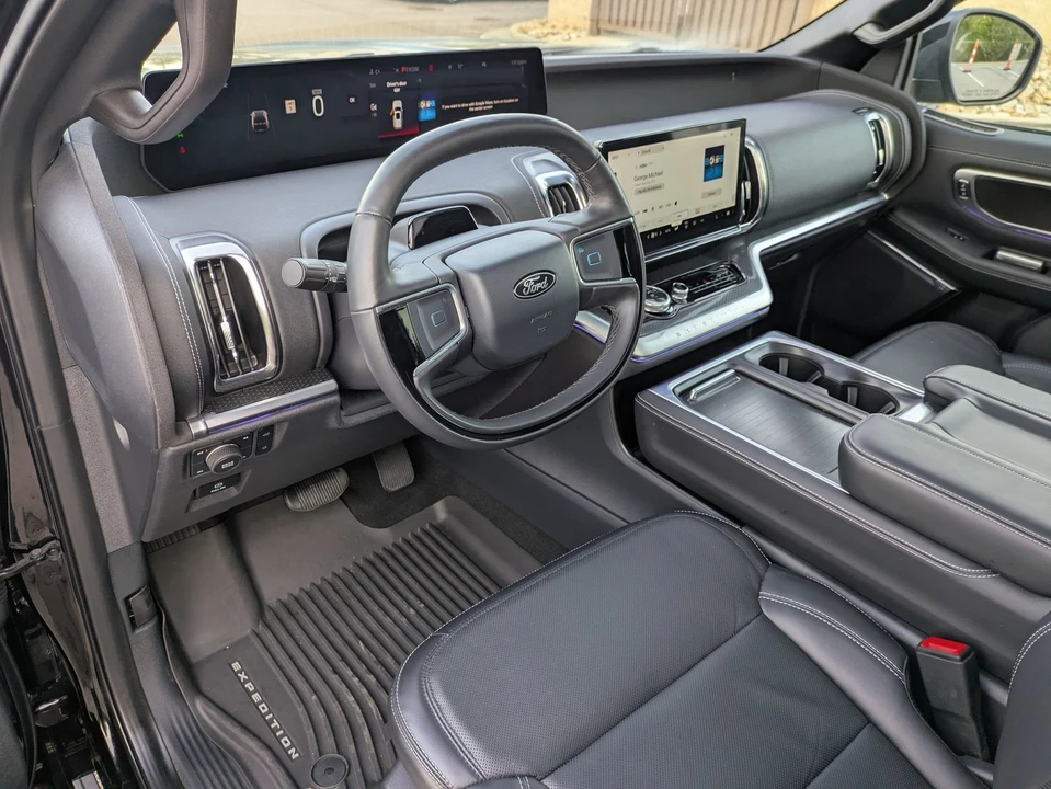 2025 Ford Expedition 5th Gen - Image 14 of 31