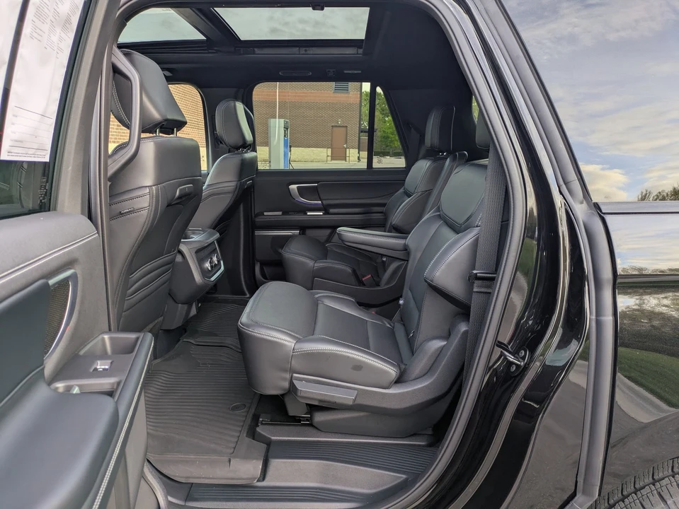 2025 Ford Expedition 5th Gen - Image 25 of 31