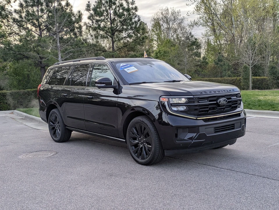 2025 Ford Expedition 5th Gen - Image 2 of 21
