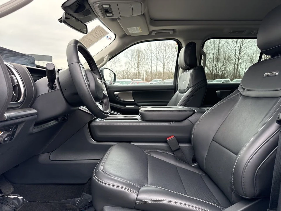 2025 Ford Expedition 5th Gen - Image 9 of 12