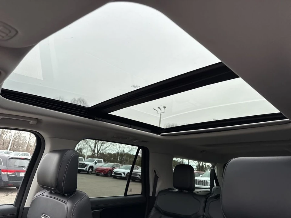 2025 Ford Expedition 5th Gen - Image 11 of 12