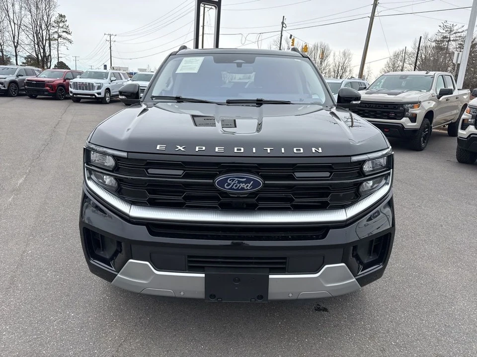 2025 Ford Expedition 5th Gen - Image 8 of 12