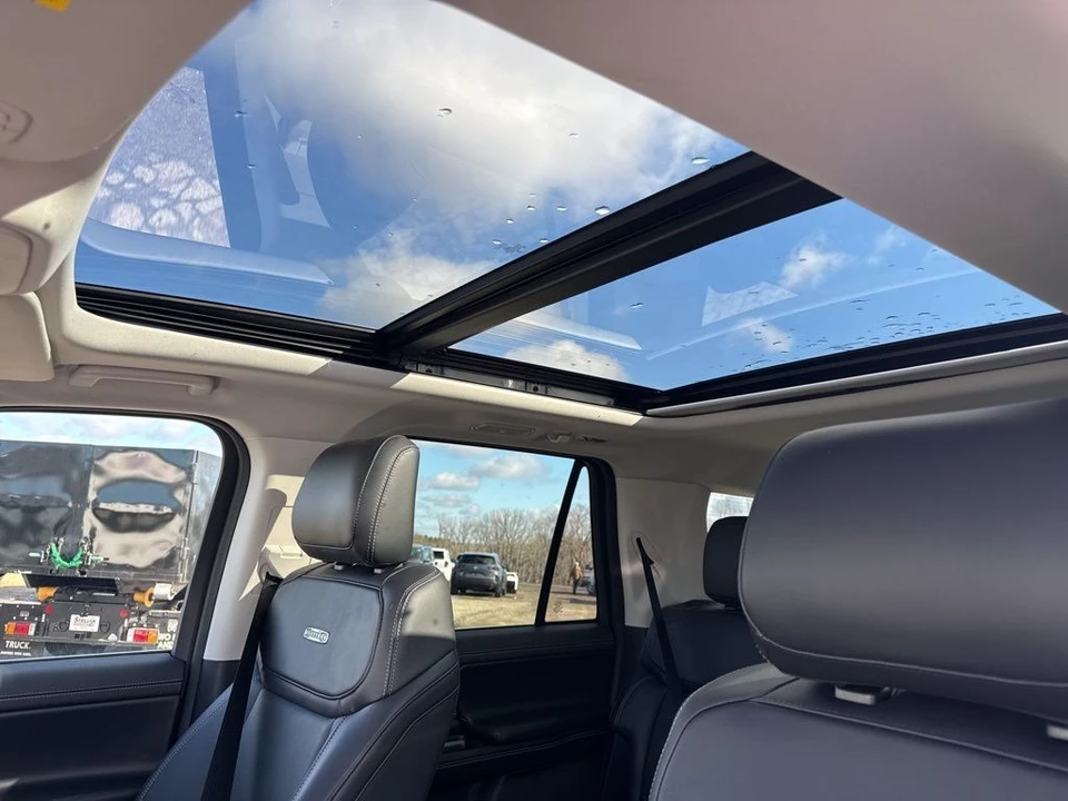 2025 Ford Expedition 5th Gen - Image 6 of 8