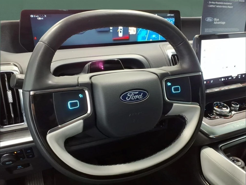 2025 Ford Expedition 5th Gen - Image 16 of 21