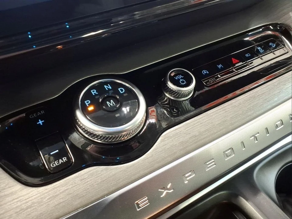 2025 Ford Expedition 5th Gen - Image 10 of 21