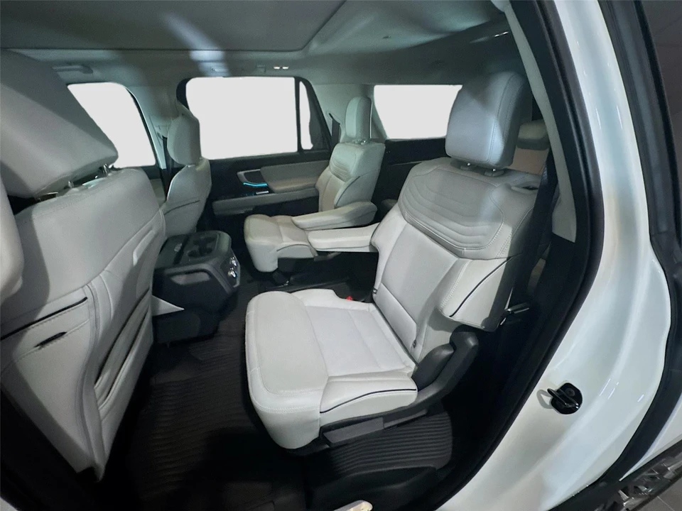 2025 Ford Expedition 5th Gen - Image 12 of 17