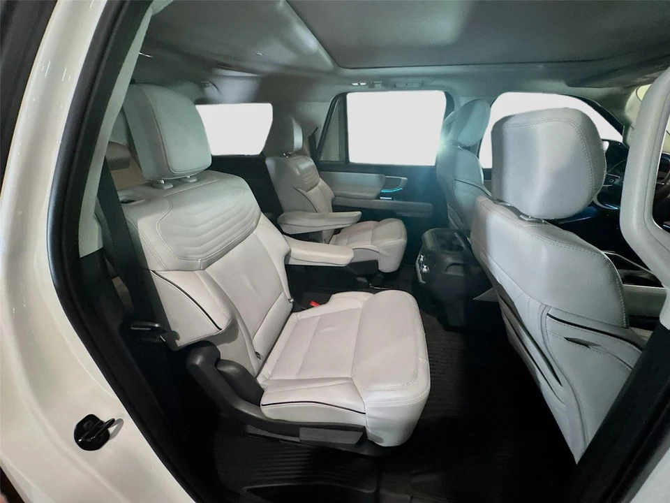 2025 Ford Expedition 5th Gen - Image 14 of 17