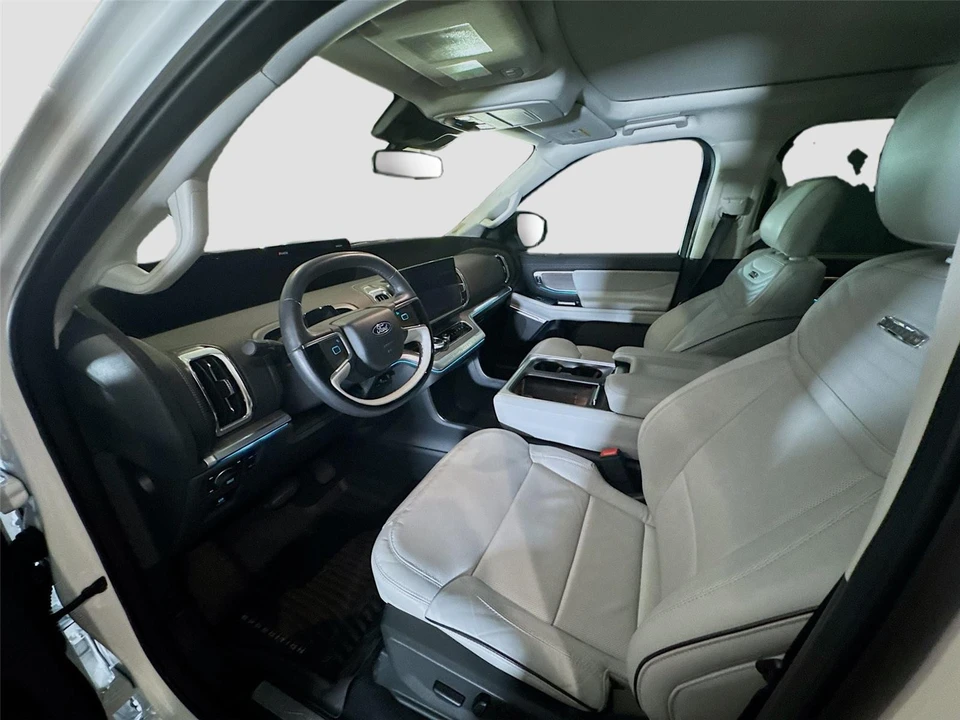 2025 Ford Expedition 5th Gen - Image 11 of 17