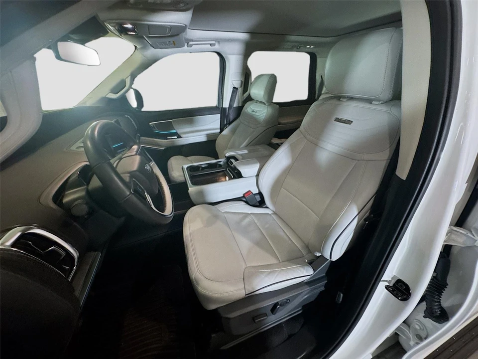 2025 Ford Expedition 5th Gen - Image 10 of 17