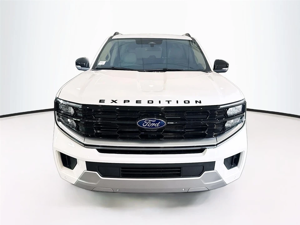 2025 Ford Expedition 5th Gen - Image 8 of 17