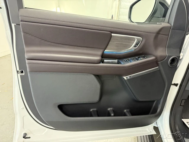 2025 Ford Expedition 5th Gen - Image 12 of 12