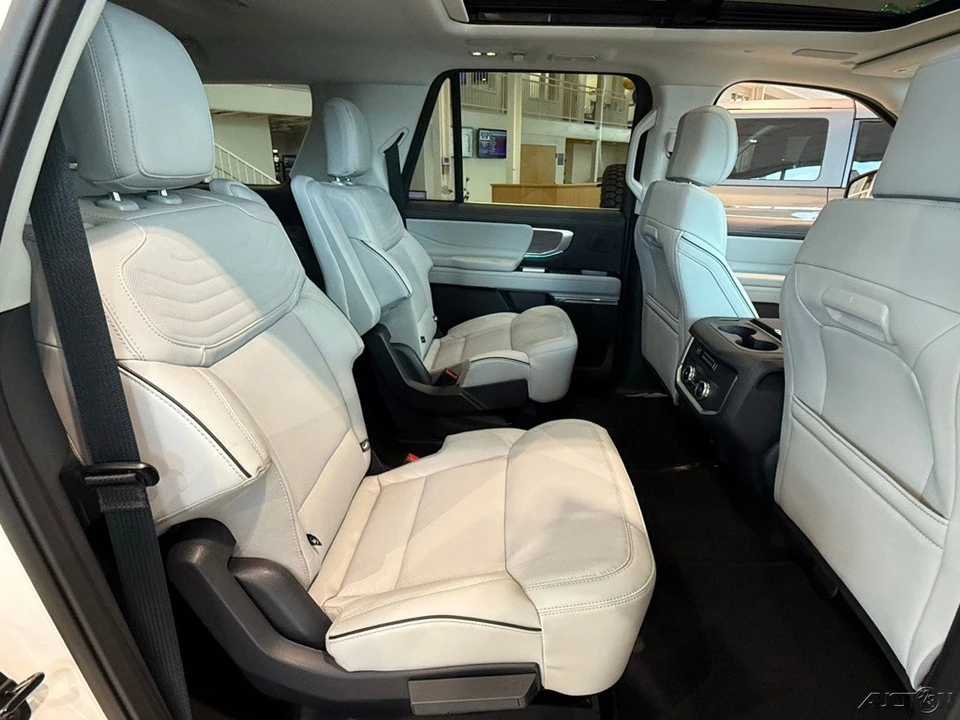 2025 Ford Expedition 5th Gen - Image 19 of 21