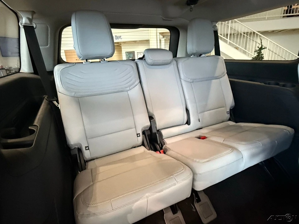 2025 Ford Expedition 5th Gen - Image 18 of 21