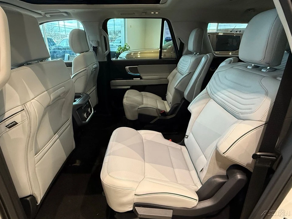 2025 Ford Expedition 5th Gen - Image 17 of 21
