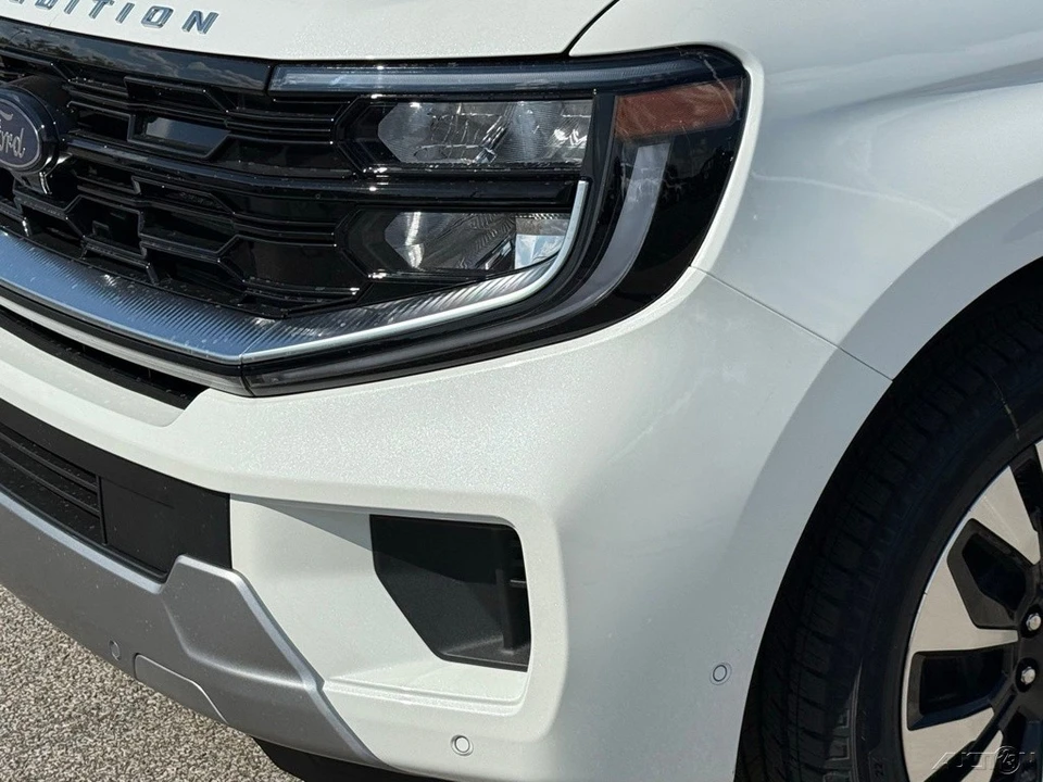 2025 Ford Expedition 5th Gen - Image 11 of 12