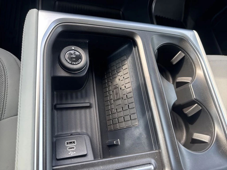 2025 Ford Expedition 5th Gen - Image 18 of 21