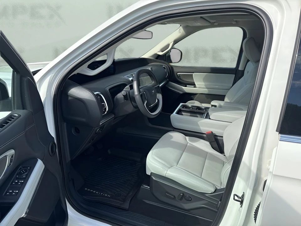 2025 Ford Expedition 5th Gen - Image 9 of 21
