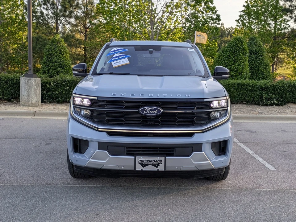 2025 Ford Expedition 5th Gen - Image 9 of 21