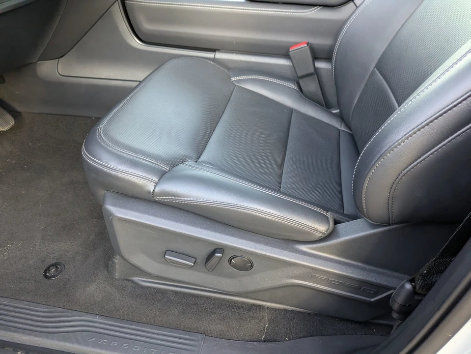 2025 Ford Expedition 5th Gen - Image 13 of 21