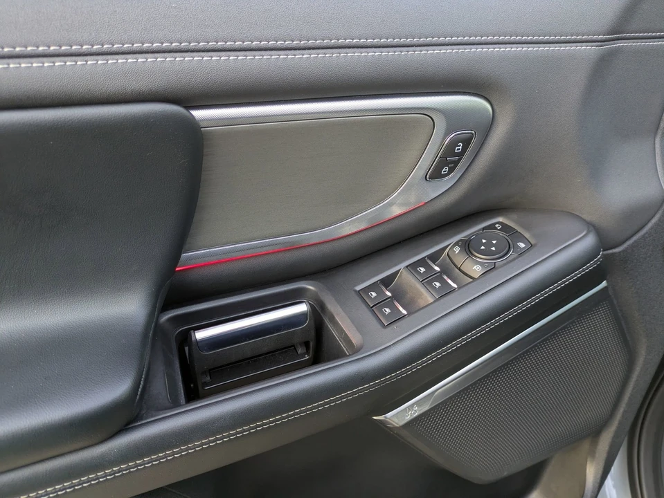2025 Ford Expedition 5th Gen - Image 16 of 21