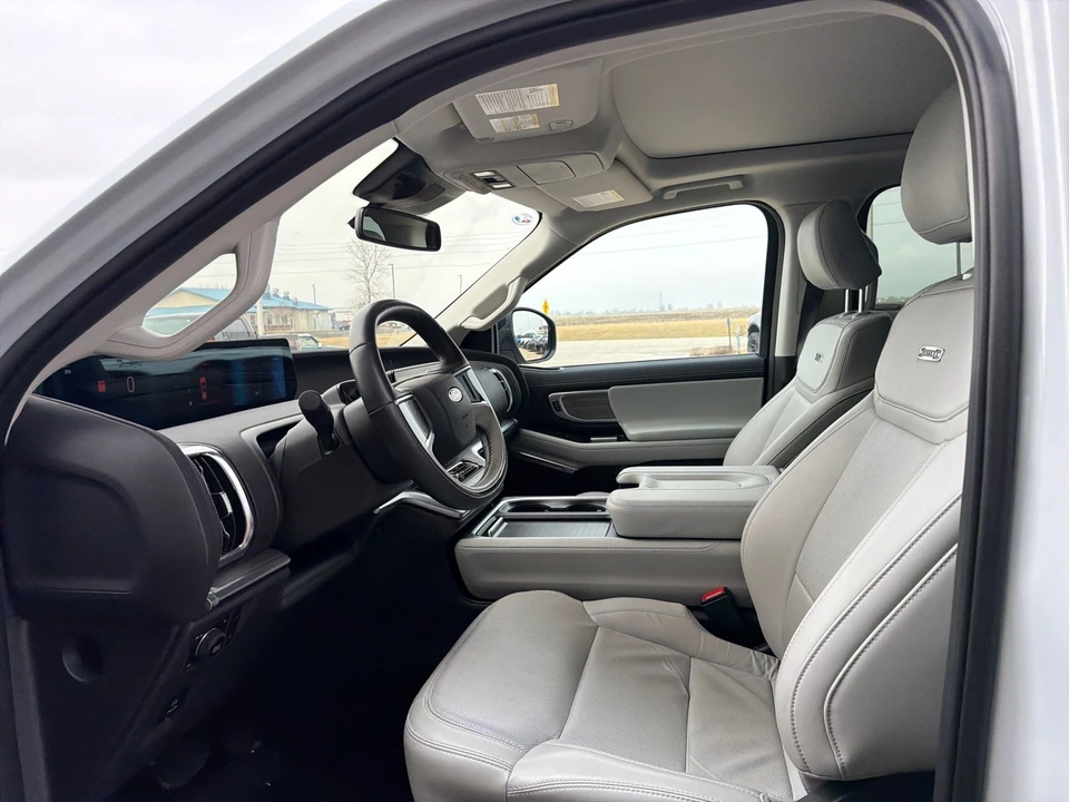2025 Ford Expedition 5th Gen - Image 18 of 31