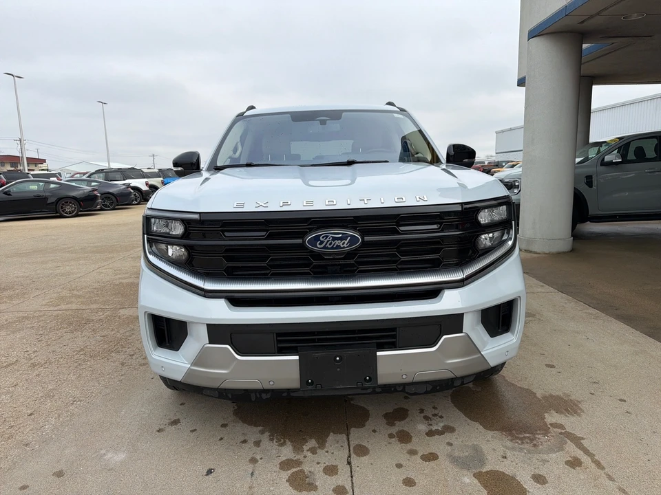 2025 Ford Expedition 5th Gen - Image 3 of 31