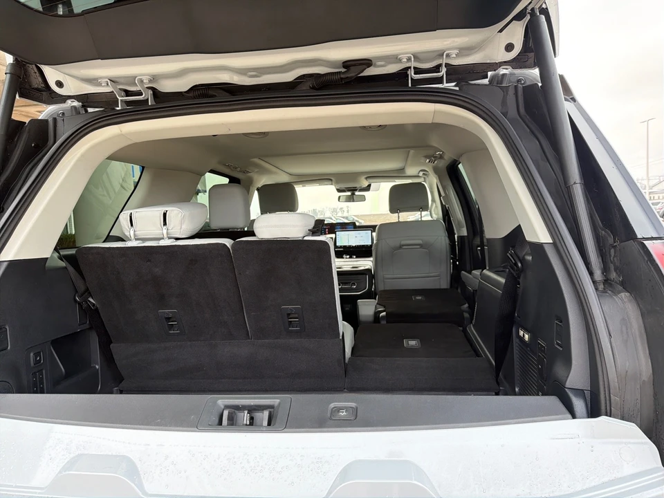 2025 Ford Expedition 5th Gen - Image 10 of 31