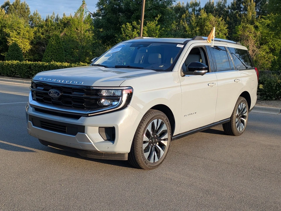 2025 Ford Expedition 5th Gen - Image 8 of 21
