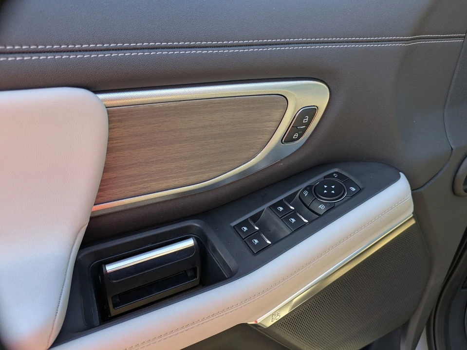 2025 Ford Expedition 5th Gen - Image 16 of 21
