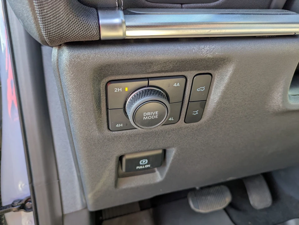 2025 Ford Expedition 5th Gen - Image 17 of 21