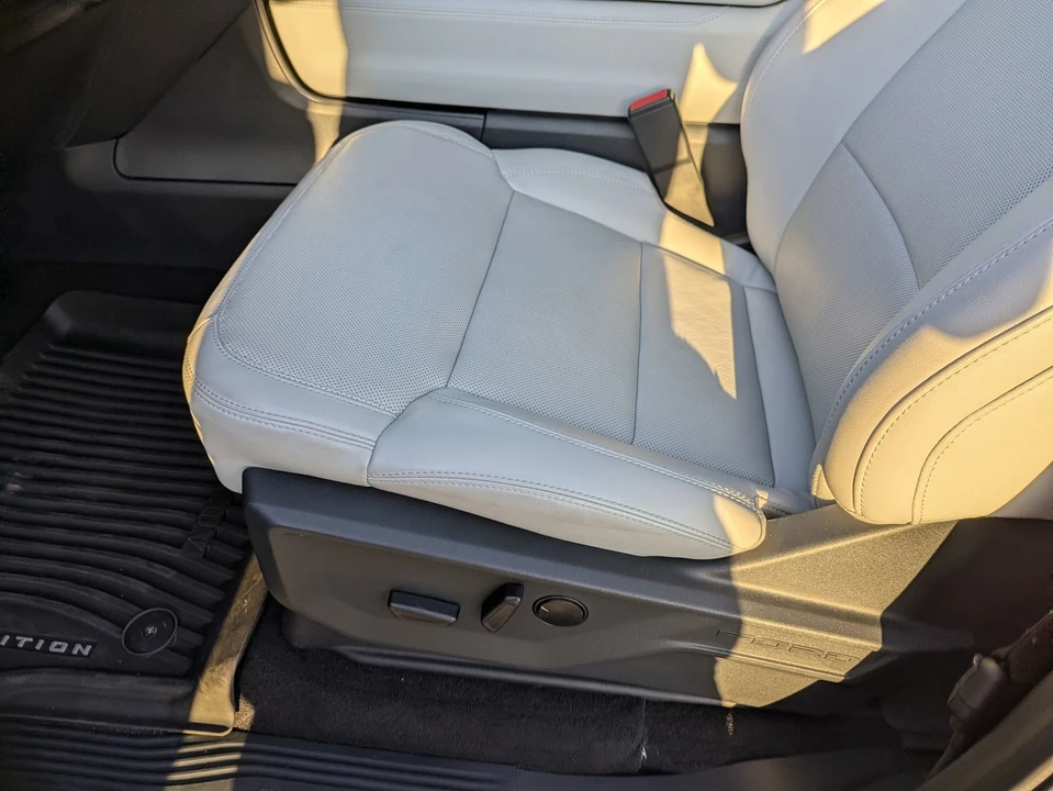 2025 Ford Expedition 5th Gen - Image 13 of 21