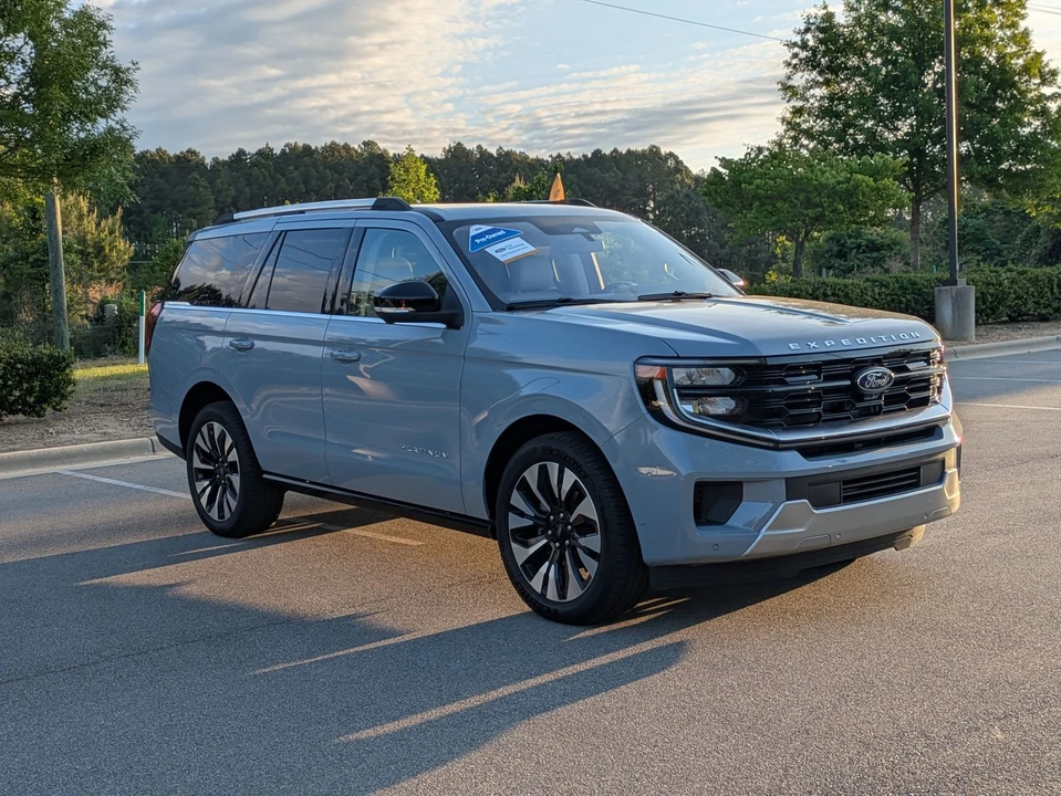 2025 Ford Expedition 5th Gen - Image 2 of 21