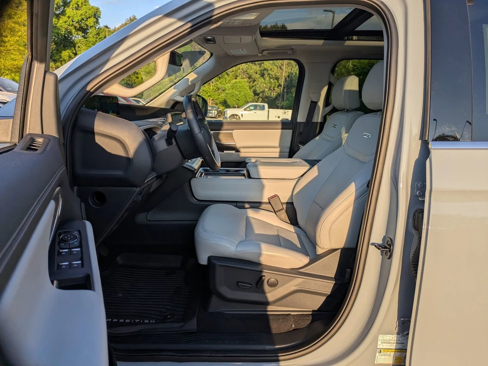 2025 Ford Expedition 5th Gen - Image 12 of 21