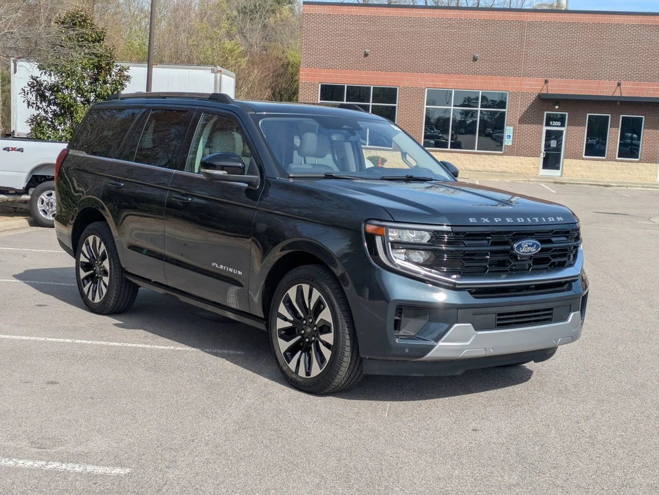 2025 Ford Expedition 5th Gen - Image 2 of 21